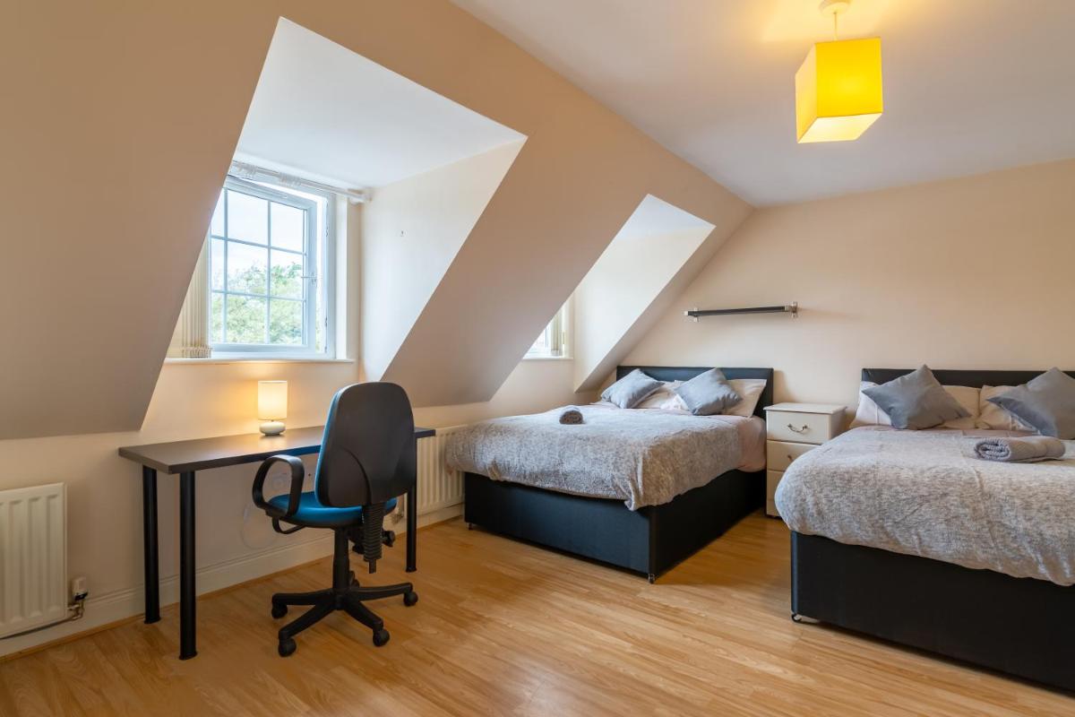 NEWCASTLE CITY CENTRE TOWN HOUSE free parking and wifi - Housity