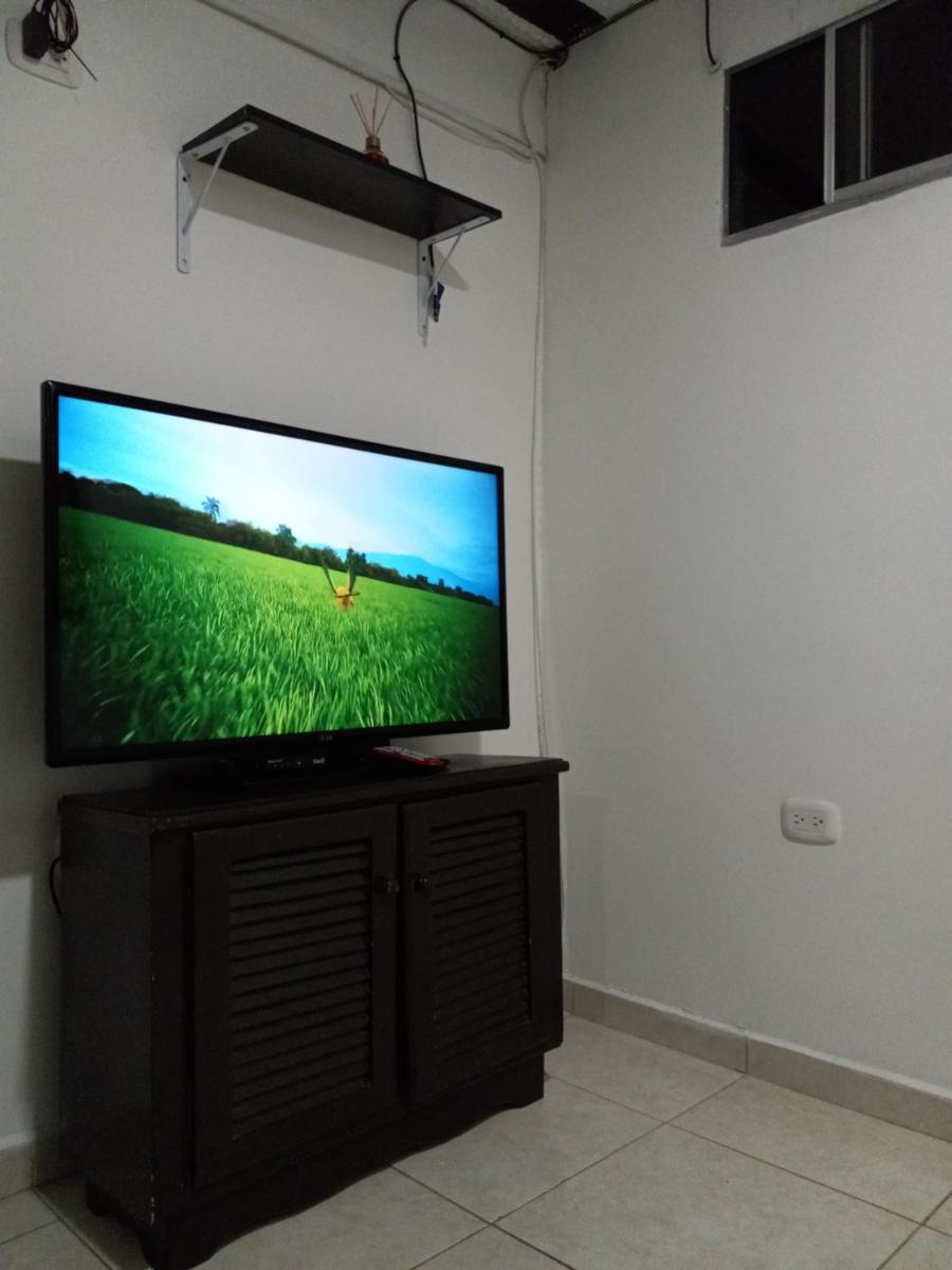 Apartamento CERCA AEROPUERTO, Fotos y huellas para visa americana, embajada EEUU - Housity