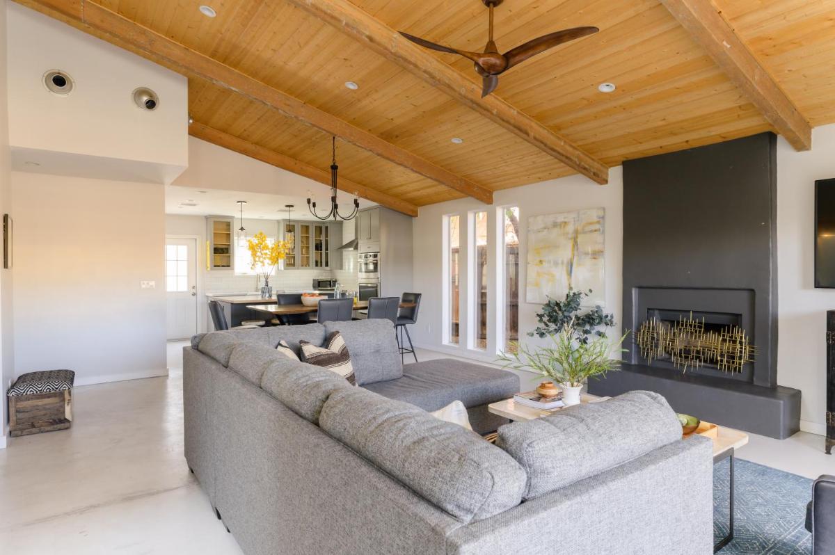 Onyx By AvantStay Stylish Scottsdale Home w Pool Modern Design - Housity