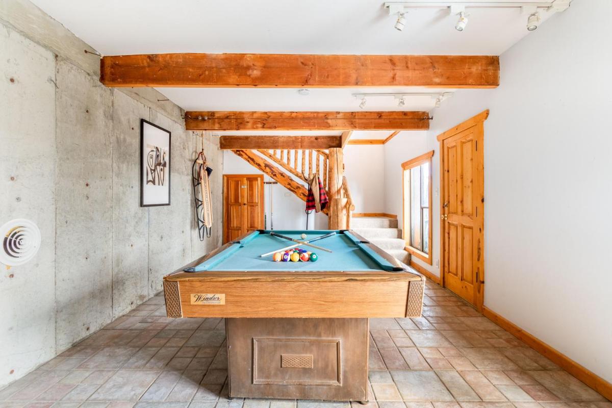 Treetop by AvantStay Rustic Secluded Cabin w Views in Summit Park - Housity