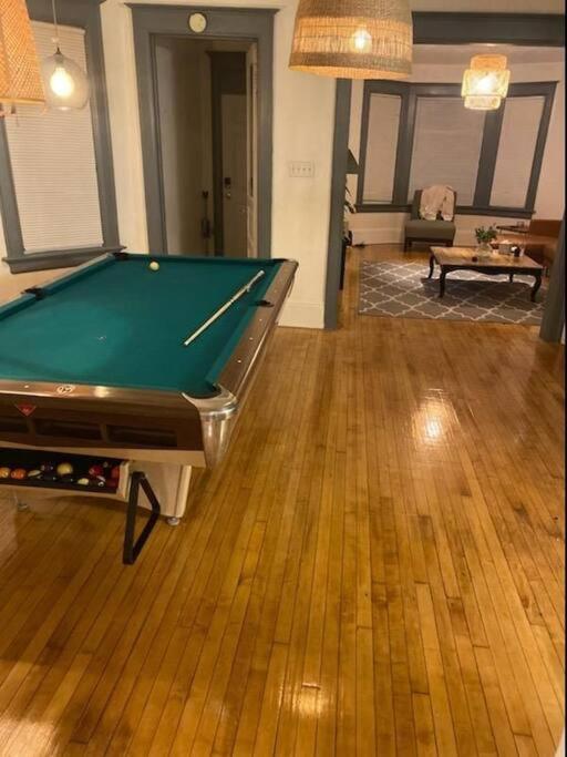 Cozy, enjoyable home ready for your stay. - Housity