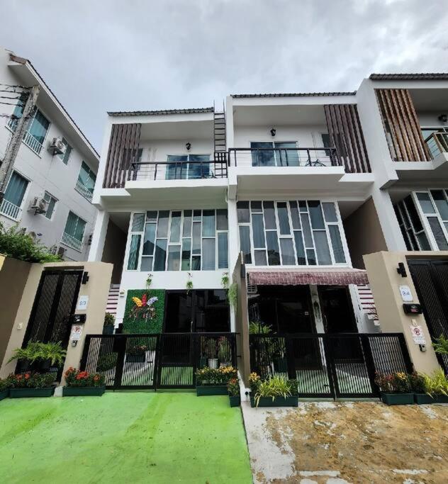 Boxsoon Nimman 4 # 3beds 4baths - Housity
