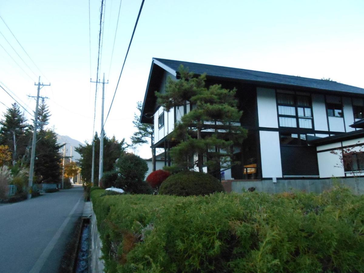 Villa Nugget Inn - Housity