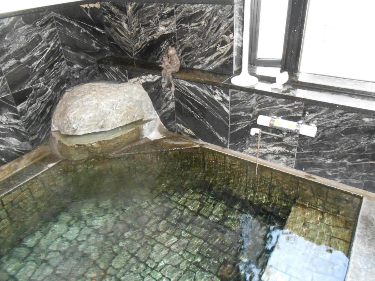 Villa Nugget Inn - Housity
