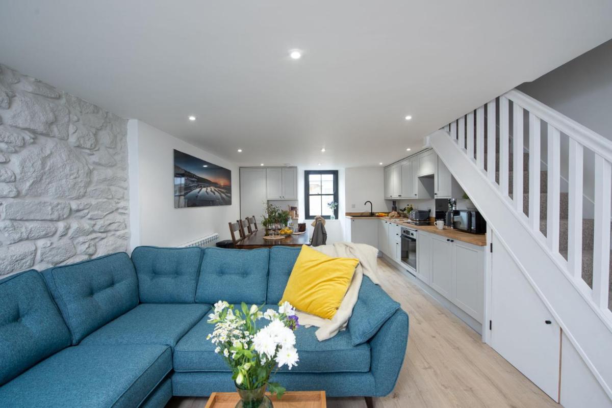 Burrow Cottage, St Ives - Housity
