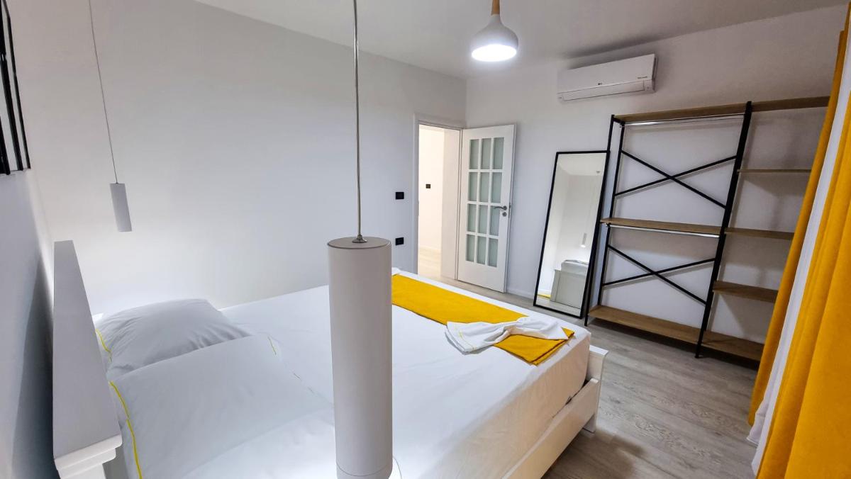 Suitetrails - 'The Yellow' Condo