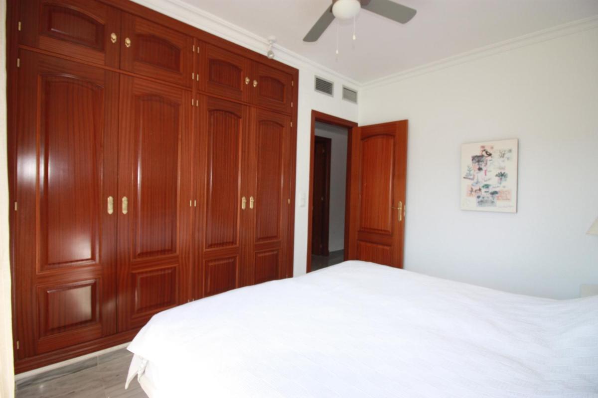 Remarkable 3-Bed House in Alhaurin el Grande - Housity