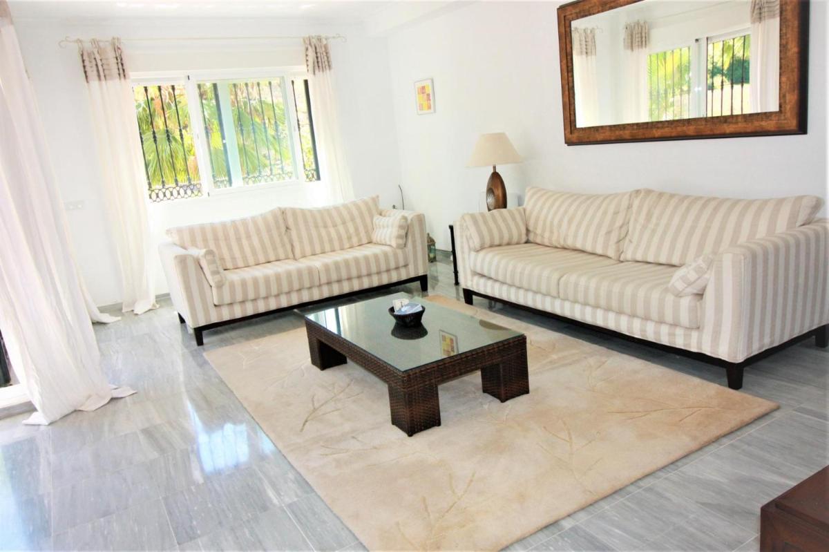 Remarkable 3-Bed House in Alhaurin el Grande - Housity
