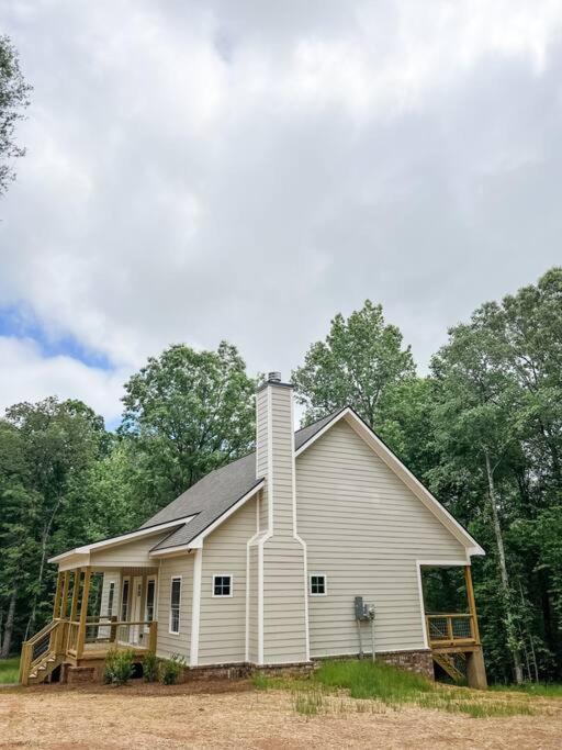 NEW Riverfront 3 Bedroom Cabin NEAR Jackson Lake - Housity