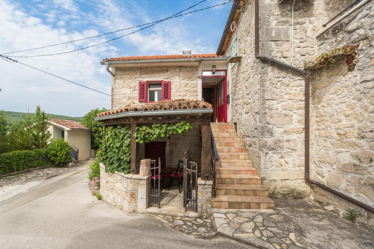 Apartments with a parking space Motovun - Brkac, Central Istria - Sredisnja Istra - 19835 - Housity