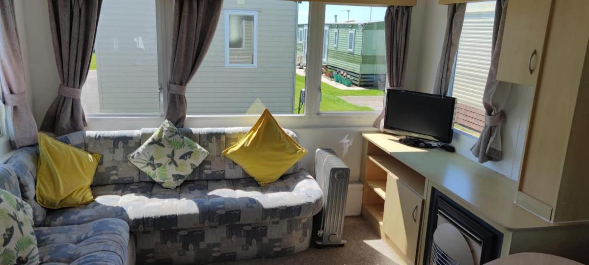 Ocean Edge Holiday Park 2 Bedroom Static Caravan - Housity