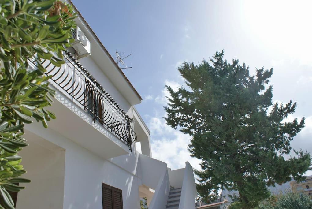 Magaggiari Beach House - Housity