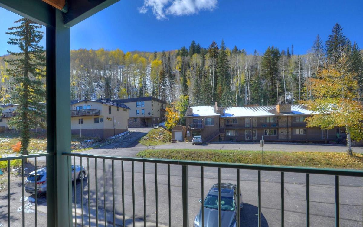 Studio Purgatory Townhome 108 - Housity