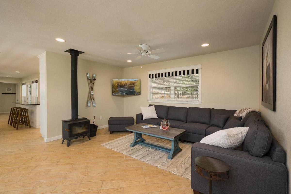 794 Lake View Drive Cabin at Vallecito Lake - Housity