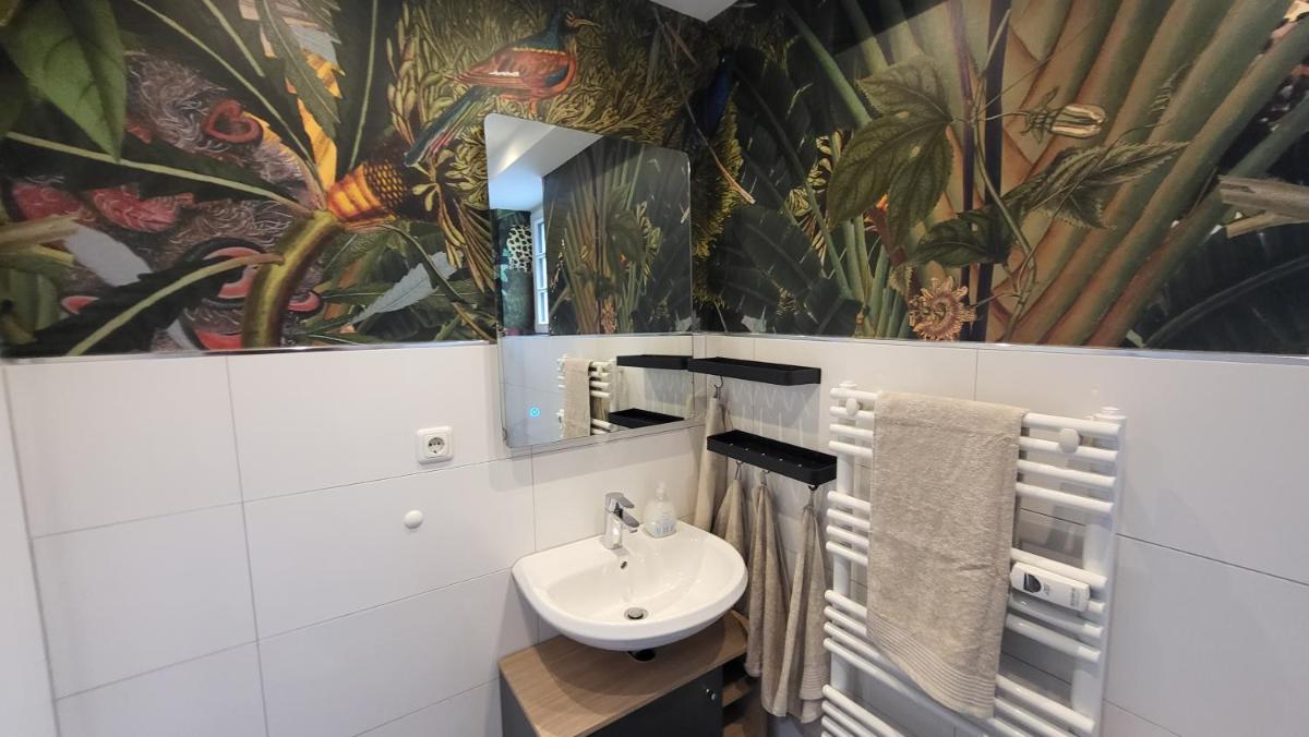 Modern Loft near City, free parking, fast wifi - Housity
