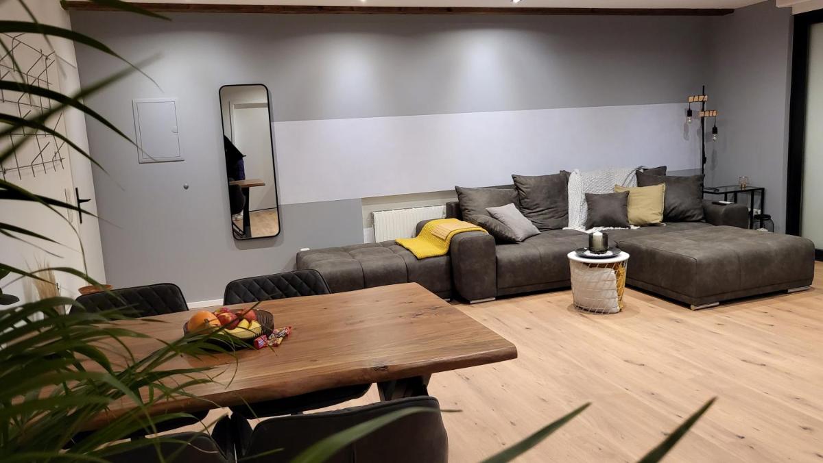 Modern Loft near City, free parking, fast wifi - Housity