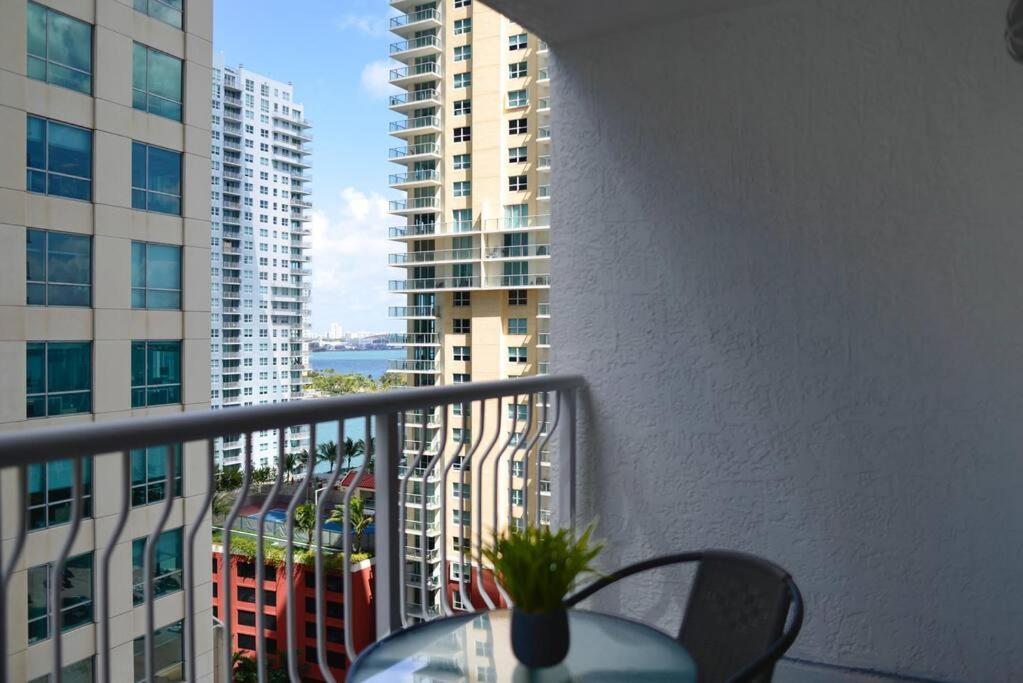 Amazing Studio Apt @BRICKELL With pool & Parking - Housity