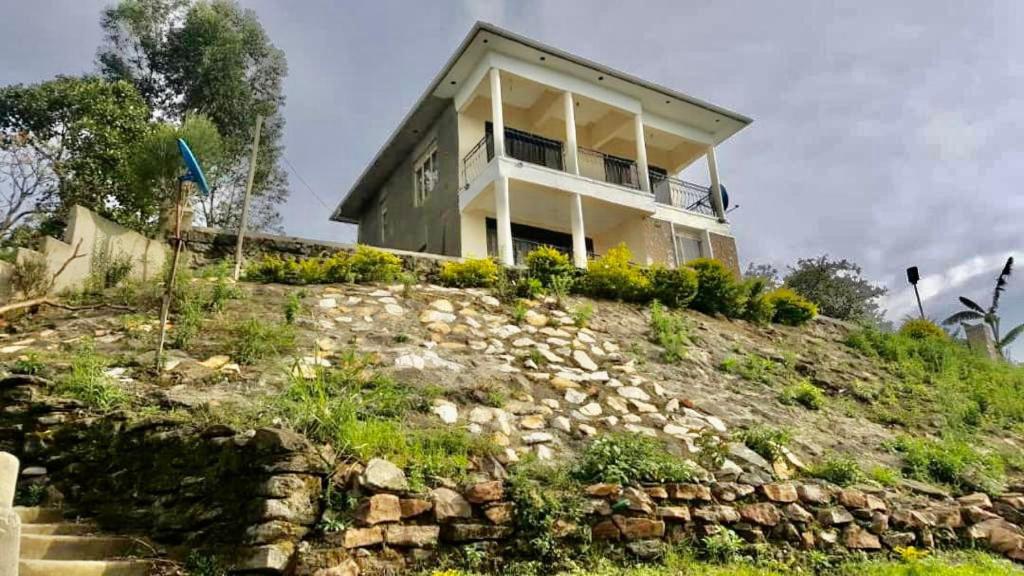 Saka Laka - Housity