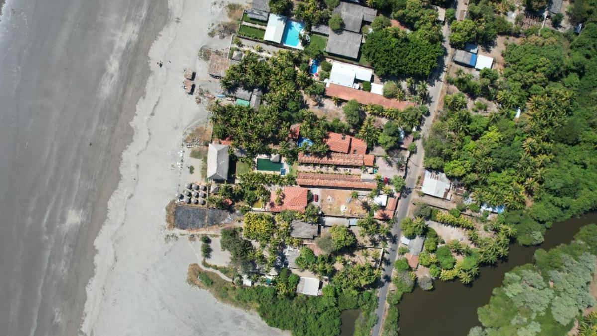 Sambo Mambo Beach Hotel - Housity