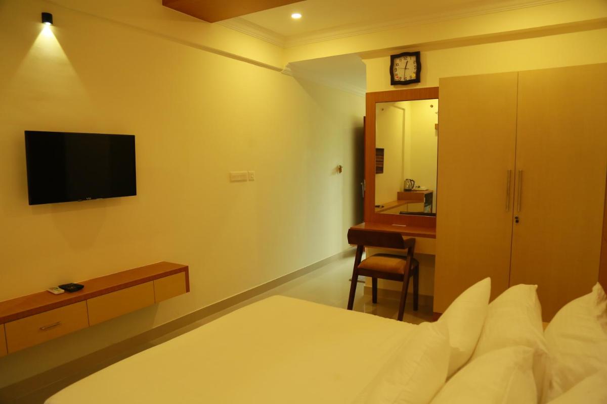 Sea Breeze Rest Inn - Housity