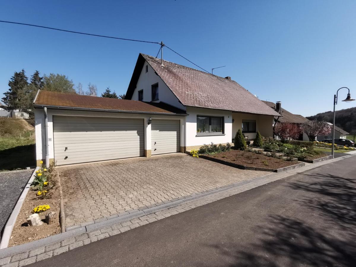 Ferienwohnung Schellen Mehren - KEINE Monteurwohnung! - Housity