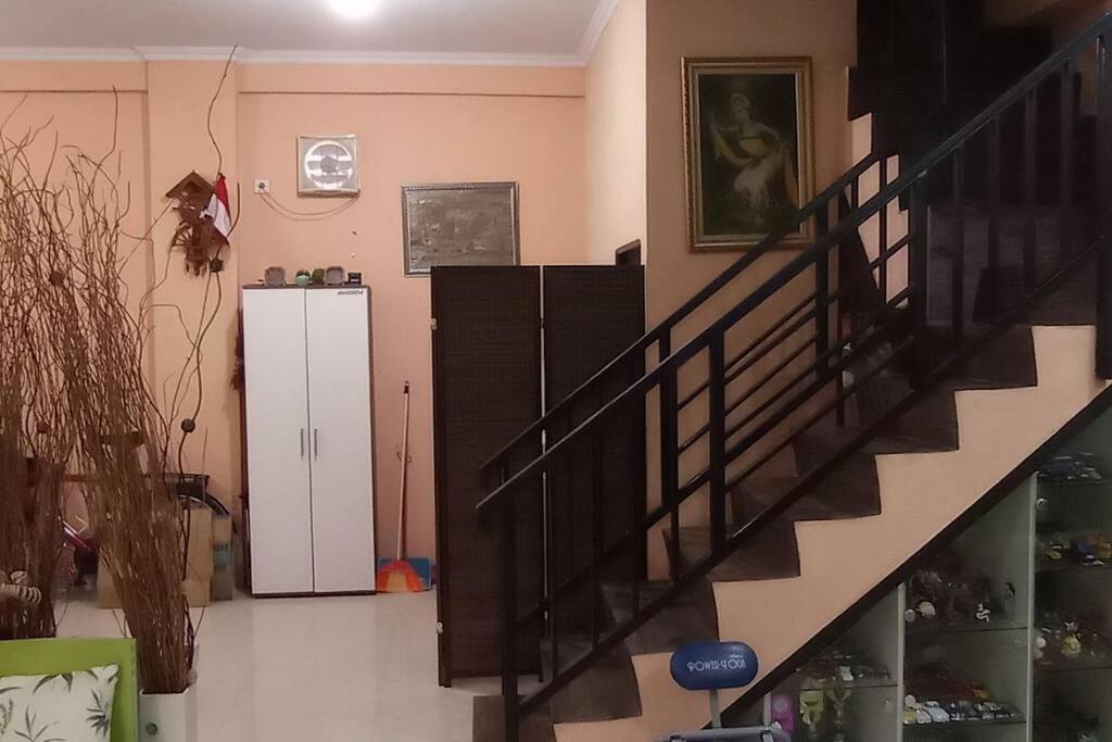 Cheerfull residential home @Bukit Nusa Indah Palembang - Housity