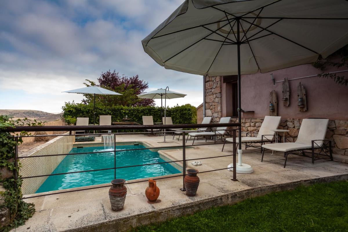 Piscina en o cerca de Hotel Cardamomo Sigüenza