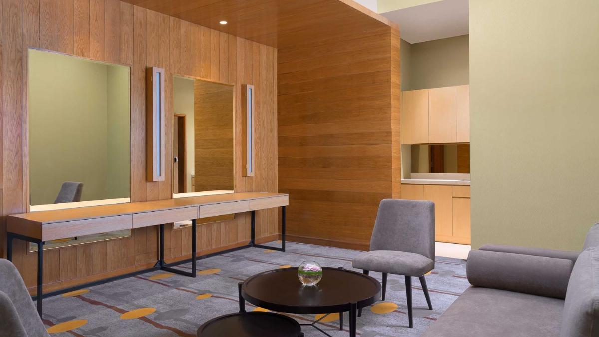 Holiday Inn & Suites Jakarta Gajah Mada by IHG - Hizvo