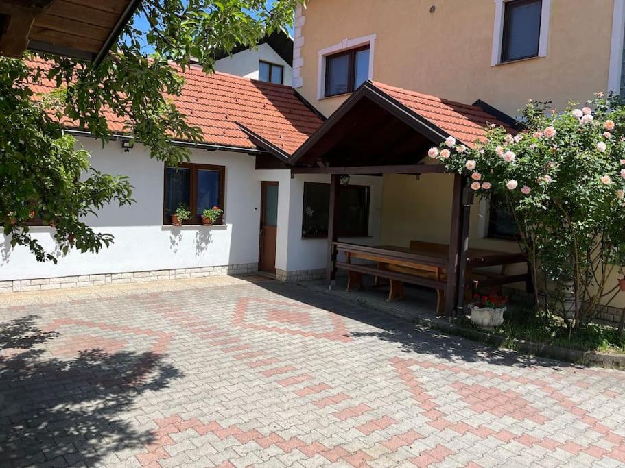 Room in Otočac HELENA - Housity