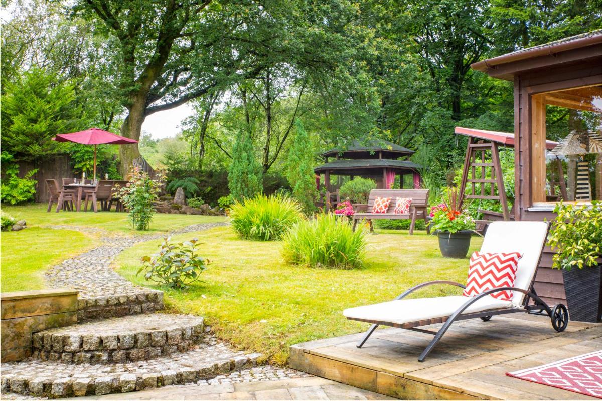Stunning 4 bedroom country house - Hot Tub & Sauna - Housity