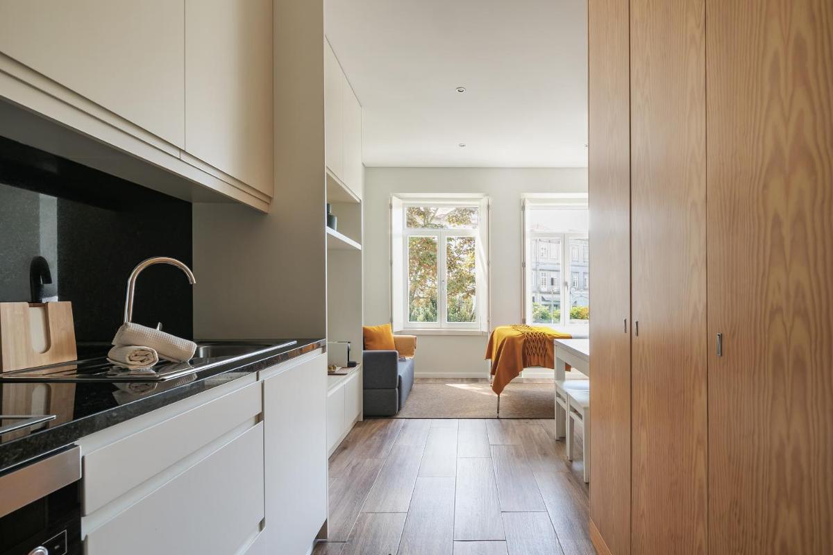 Suitetrails - Kings Oporto Apartments