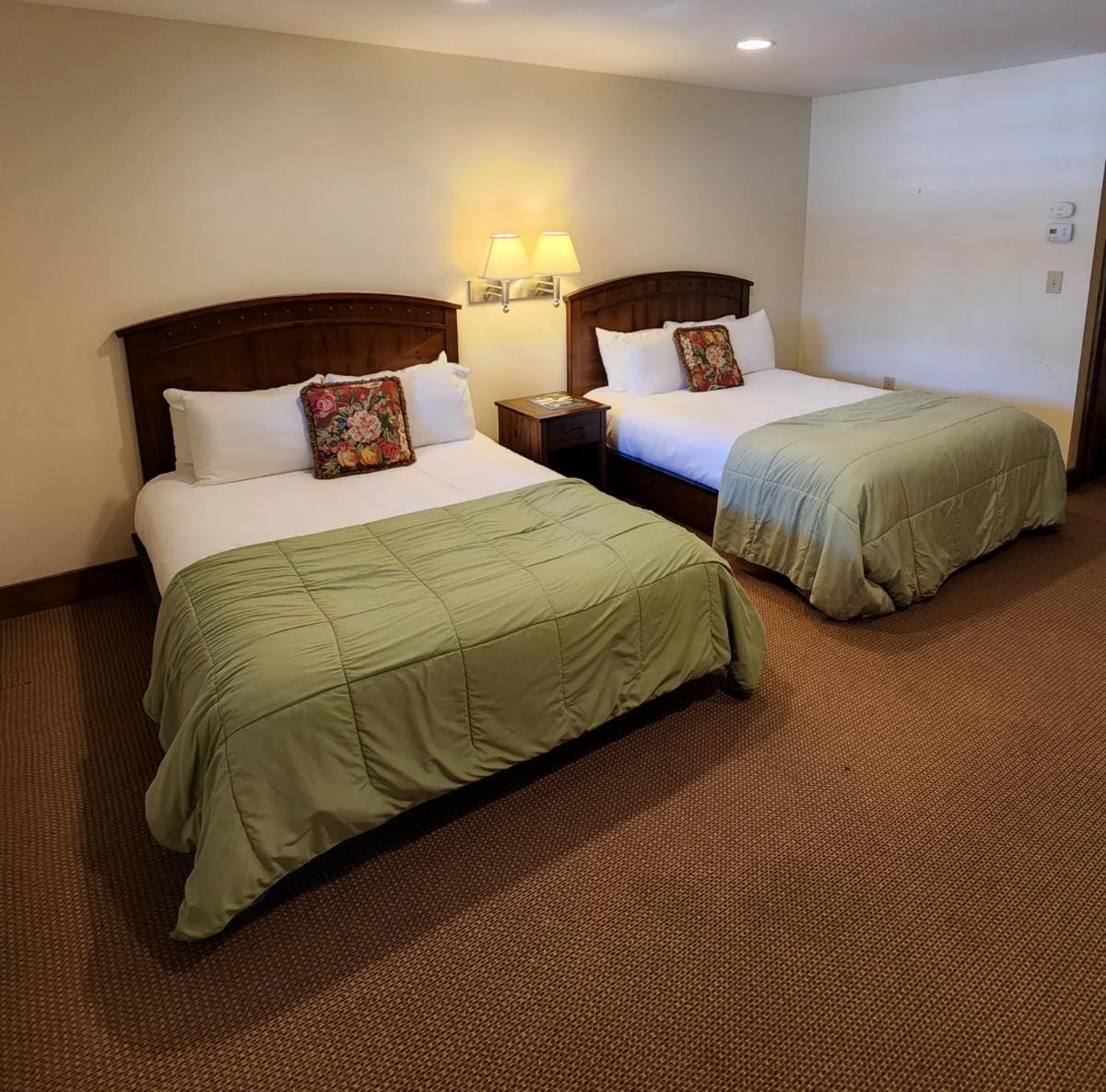 The Inn at Shady Lawn - Housity