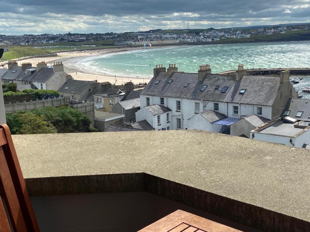 Portrush Penthouse Stunning Harbour & Atlantic Views only 2 mins walk to Harbour & Ramore - Housity