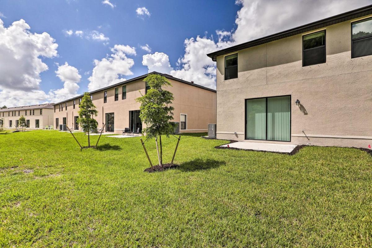 Brand New Fort Myers Townhome Community Pool - Housity
