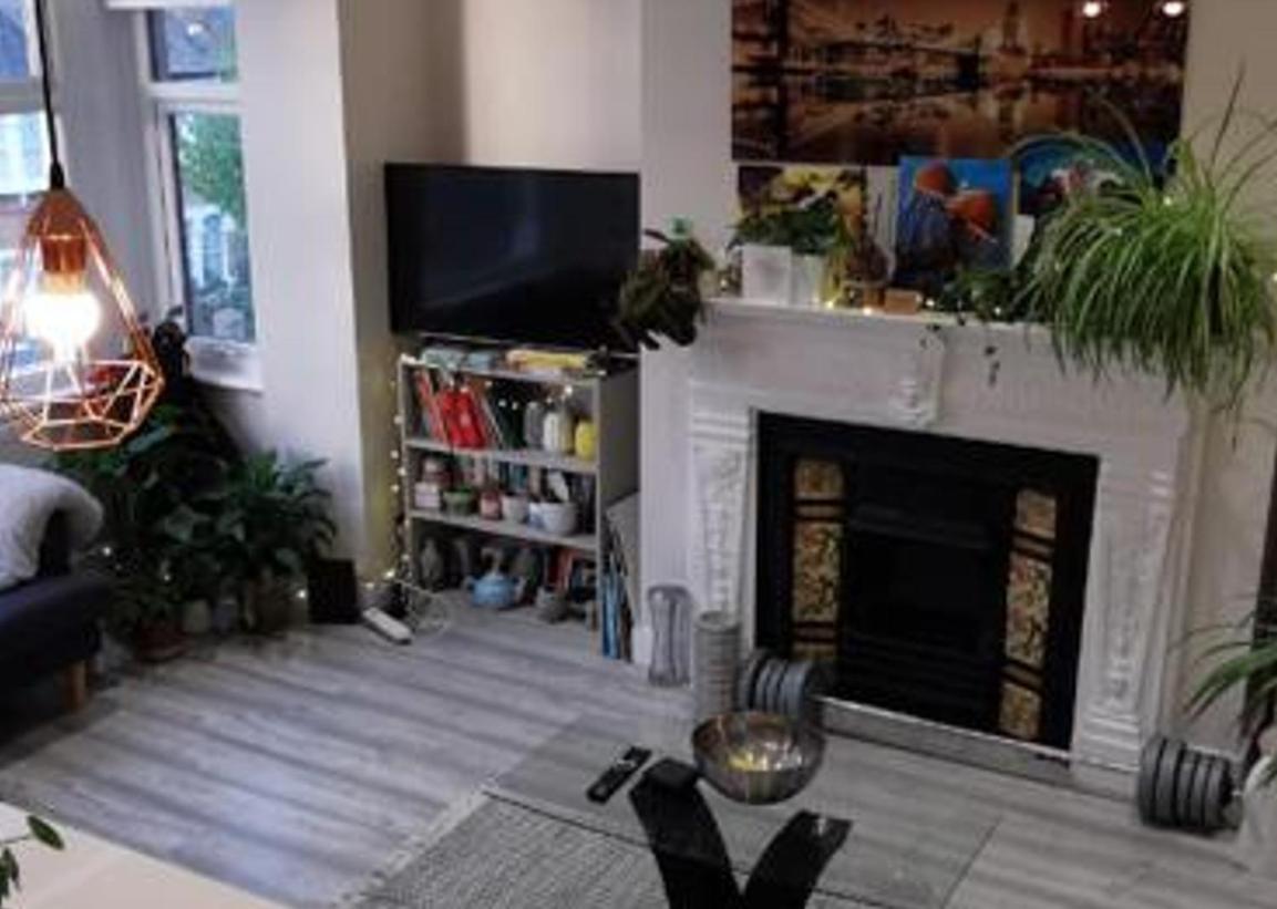 Entire 1-Bed Apartment in London Haringey - Housity
