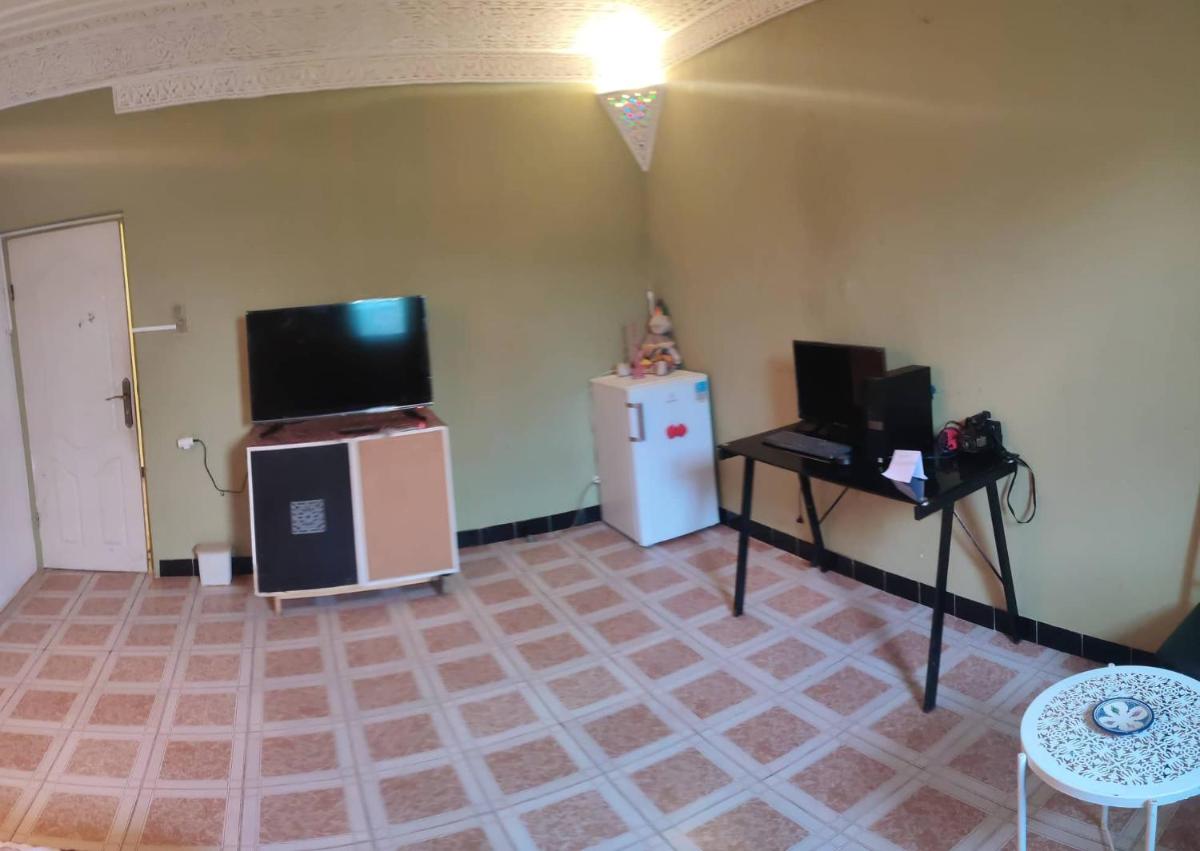 غرفة مريحة على بعد 150 متر الكورنيش - Housity