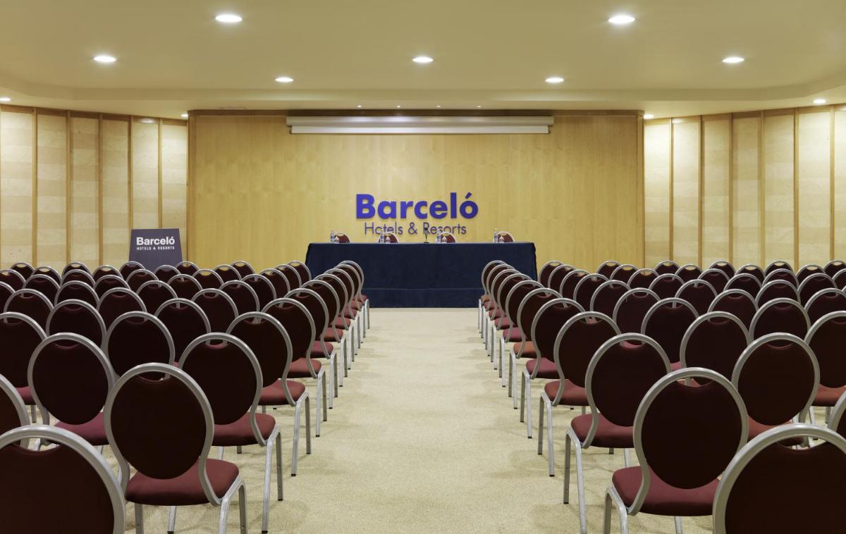 Zona business o sala de conferencias en Barceló Fuerteventura Mar
