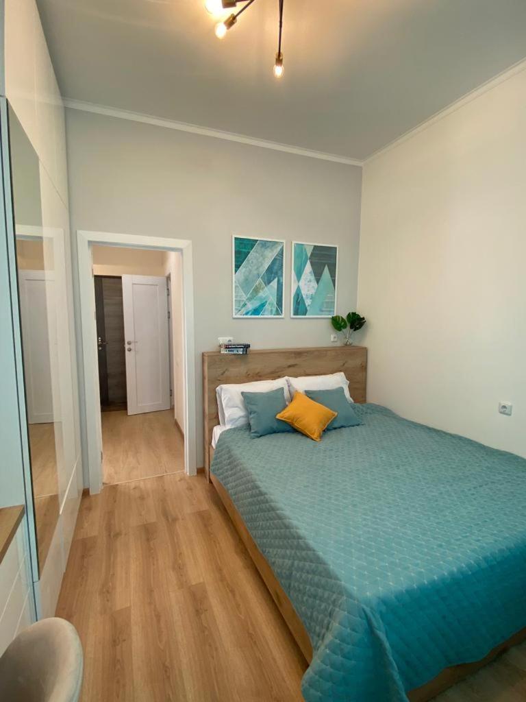 Suitetrails - Beautiful apartment with 3 balconies in the center of Yerevan