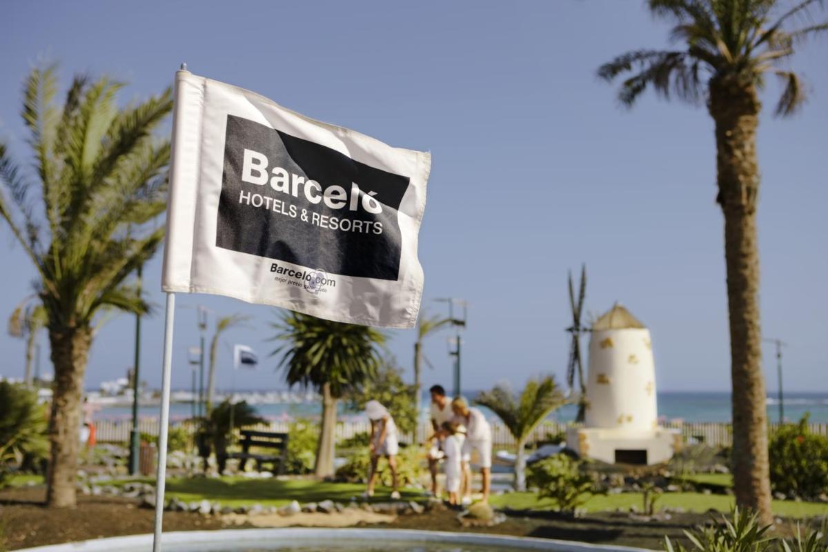 Certificado, premio, señal o documento que está expuesto en Barceló Fuerteventura Mar