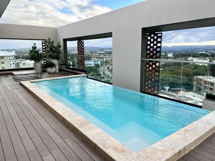 Rialto Residences / pool and gym / Luxury Apartment - Housity