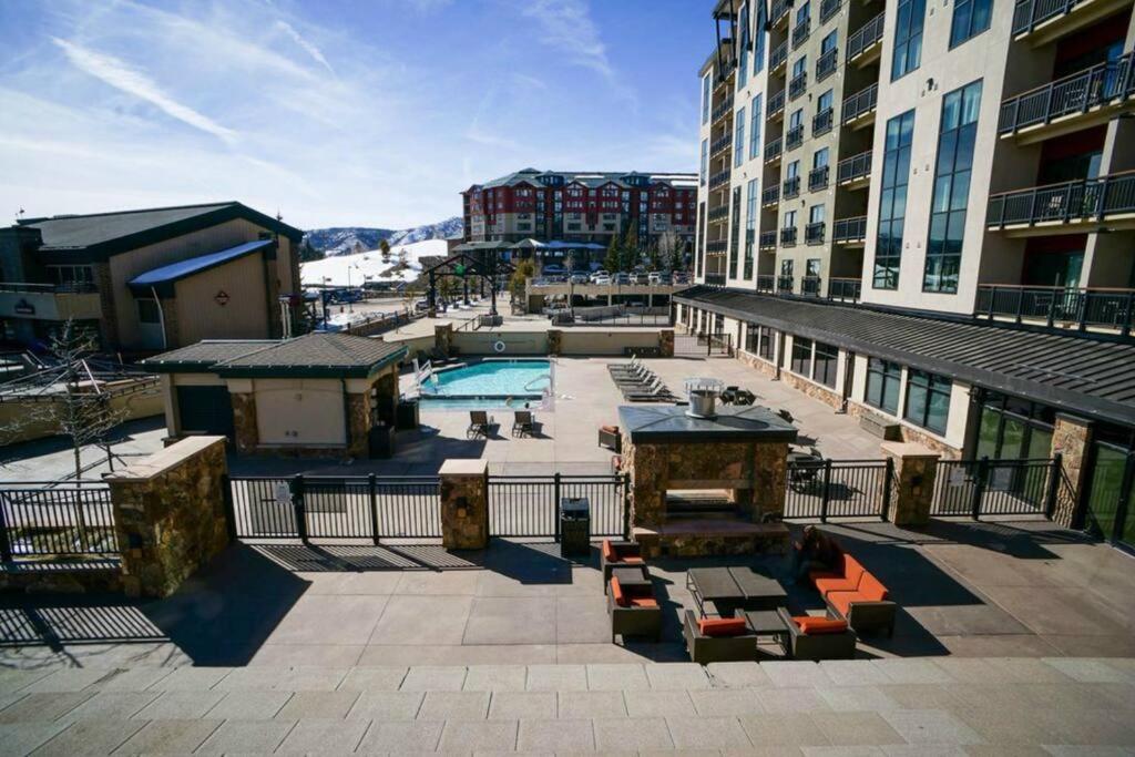 Penthouse Ski-In Ski-Out Above Sheraton 1bd 1.5ba - Housity