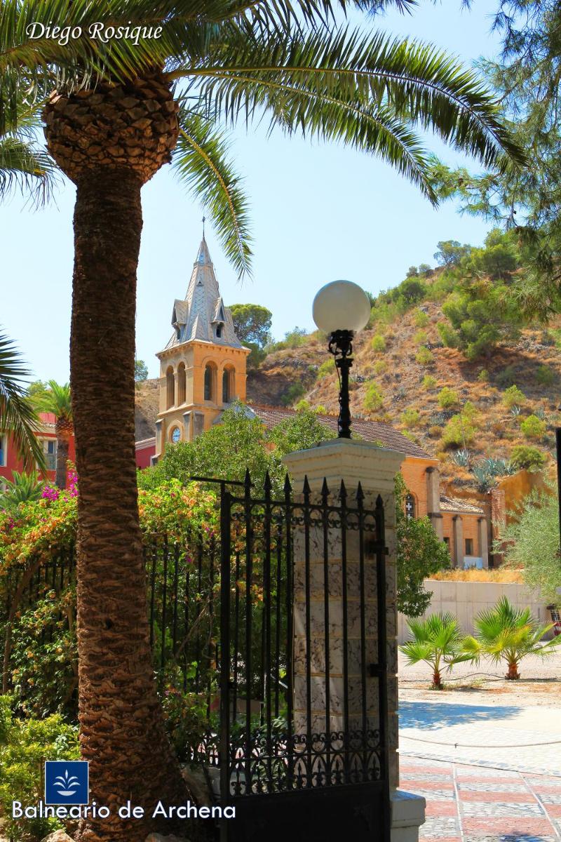 Jardín al aire libre en Balneario de Archena - Hotel León