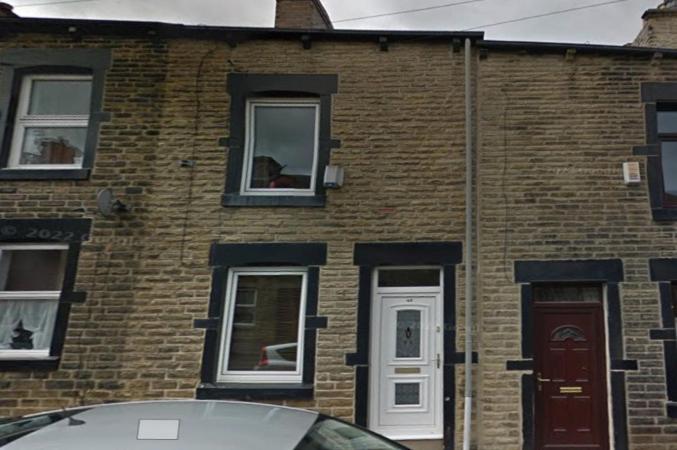 4-Bedroom House Close to Barnsley Centre - Housity