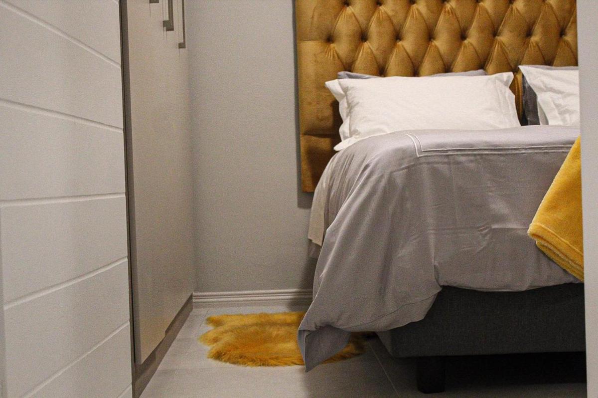 Zodiac Luxury Suites - Housity