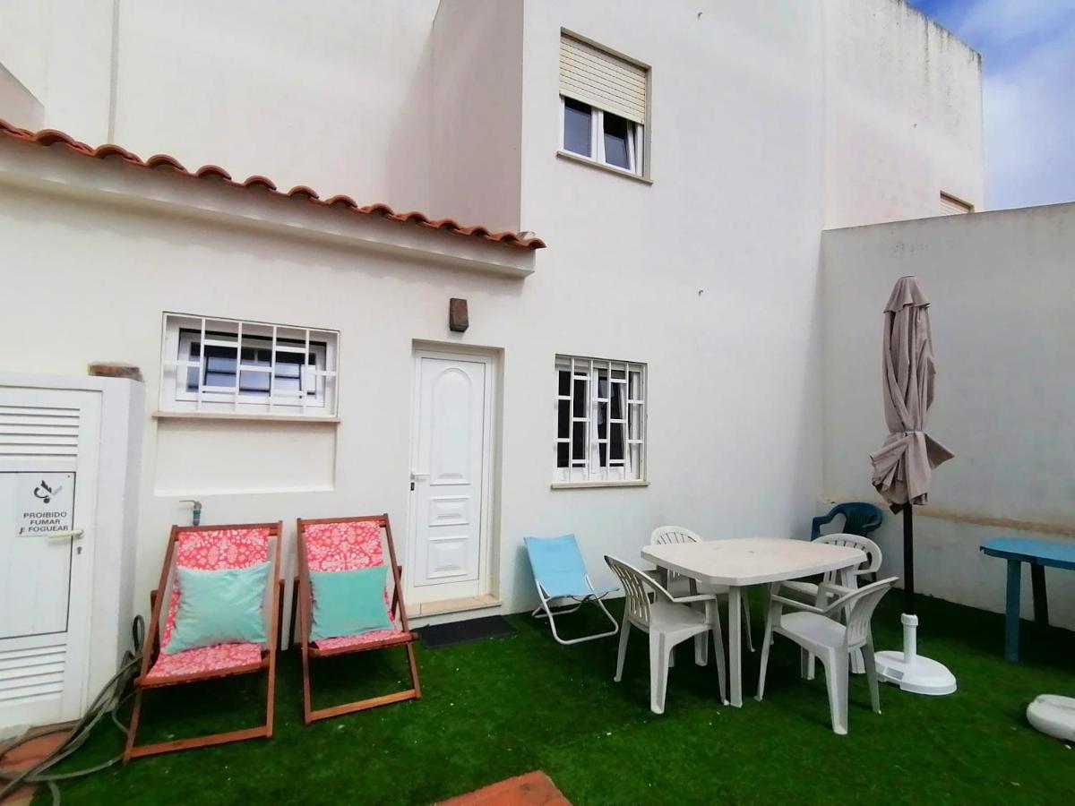 Cosy house in Atouguia da Baleia with private garden - Housity