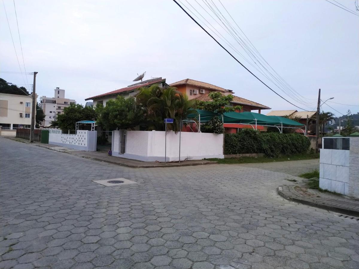 Residencial Praia Bombas - Housity