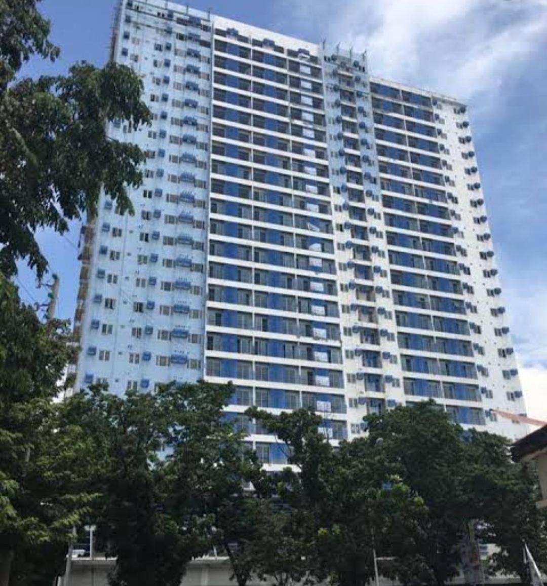 Lifestyle at The Loop Towers Condotel - Housity