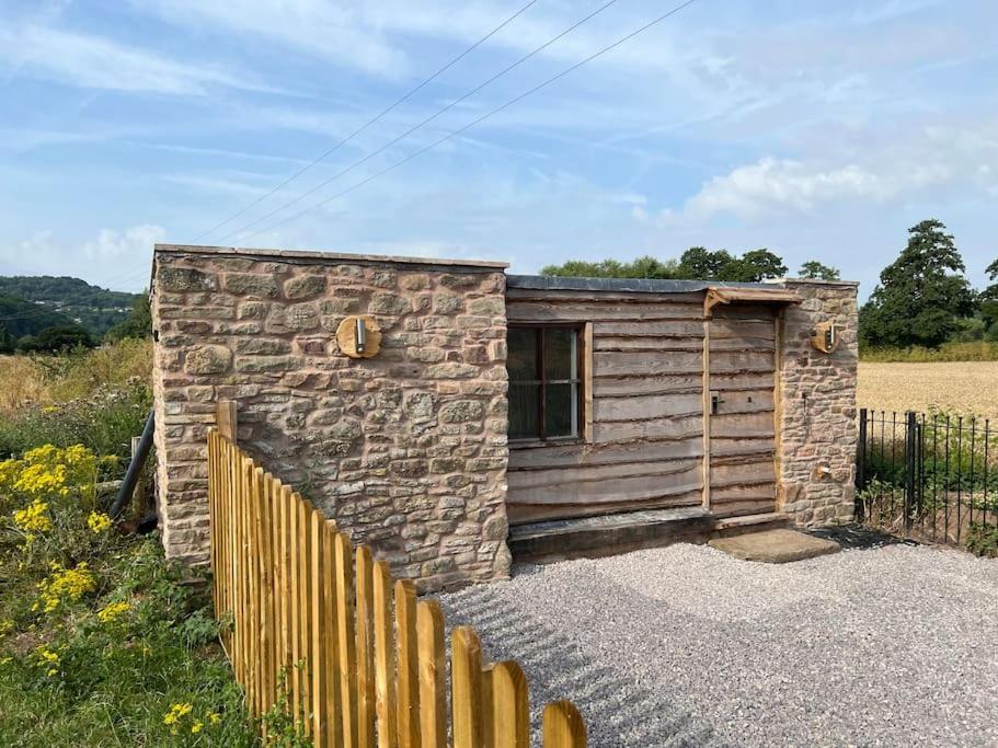 The Hut - Housity