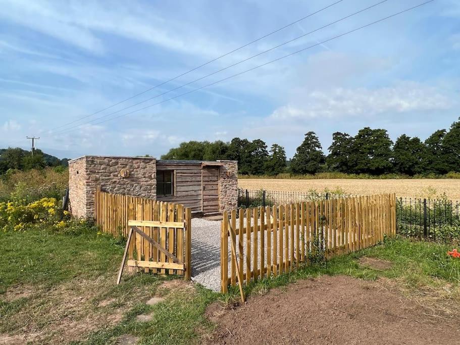 The Hut - Housity