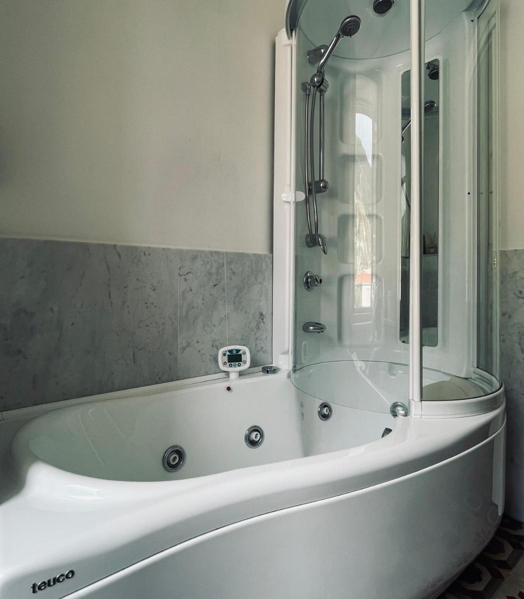 RL - Boutique Suites & Apartments - Housity